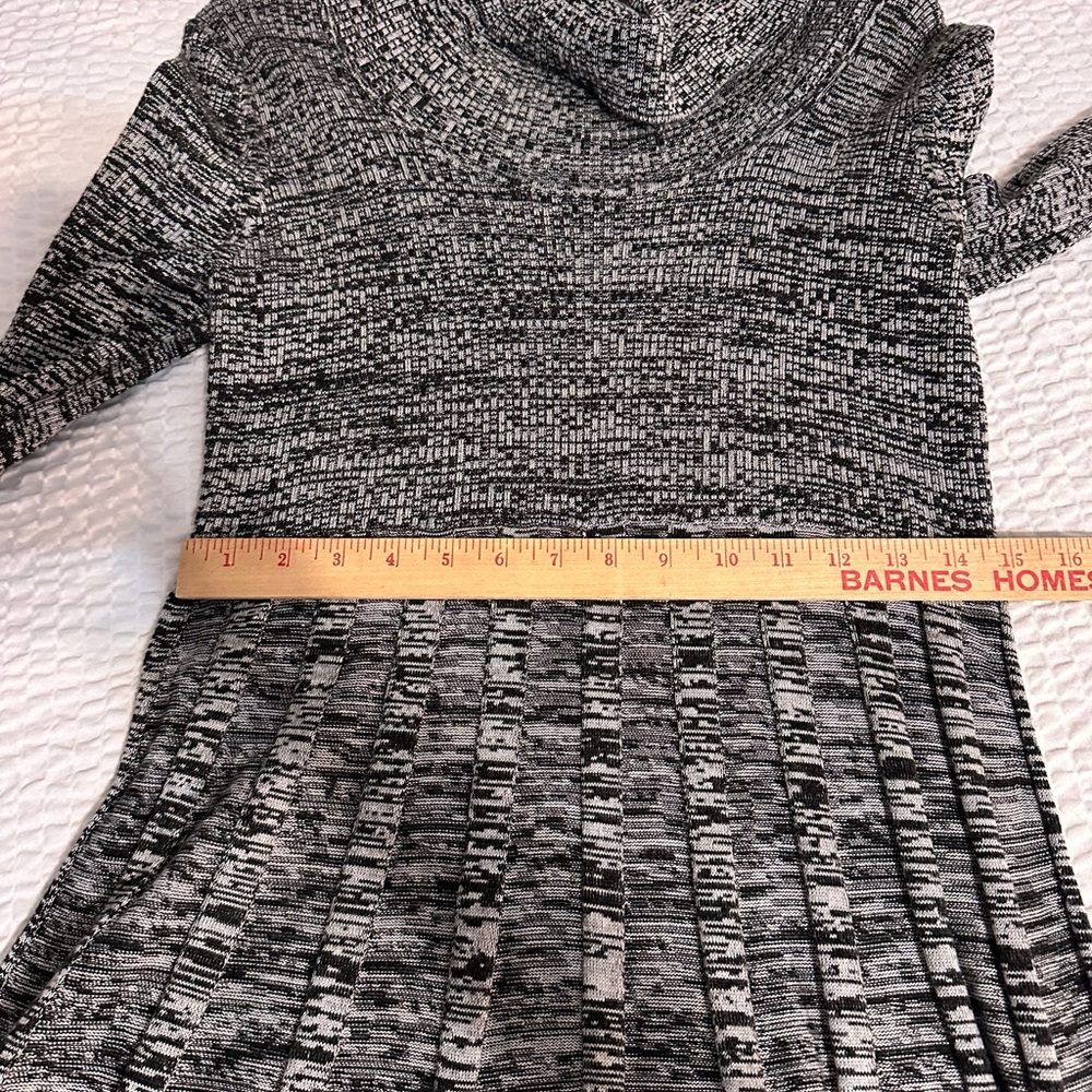 Calvin Klein Black and Gray Sweater Dress, Size Large - Picture 9 of 11